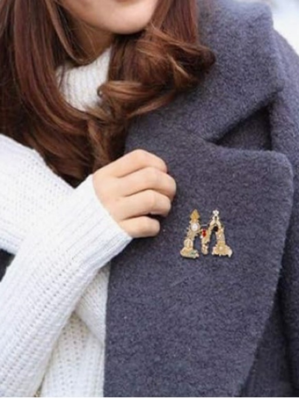 New Gold Pearl-Embellished Letter 'M' Brooch – Women's Jewelry